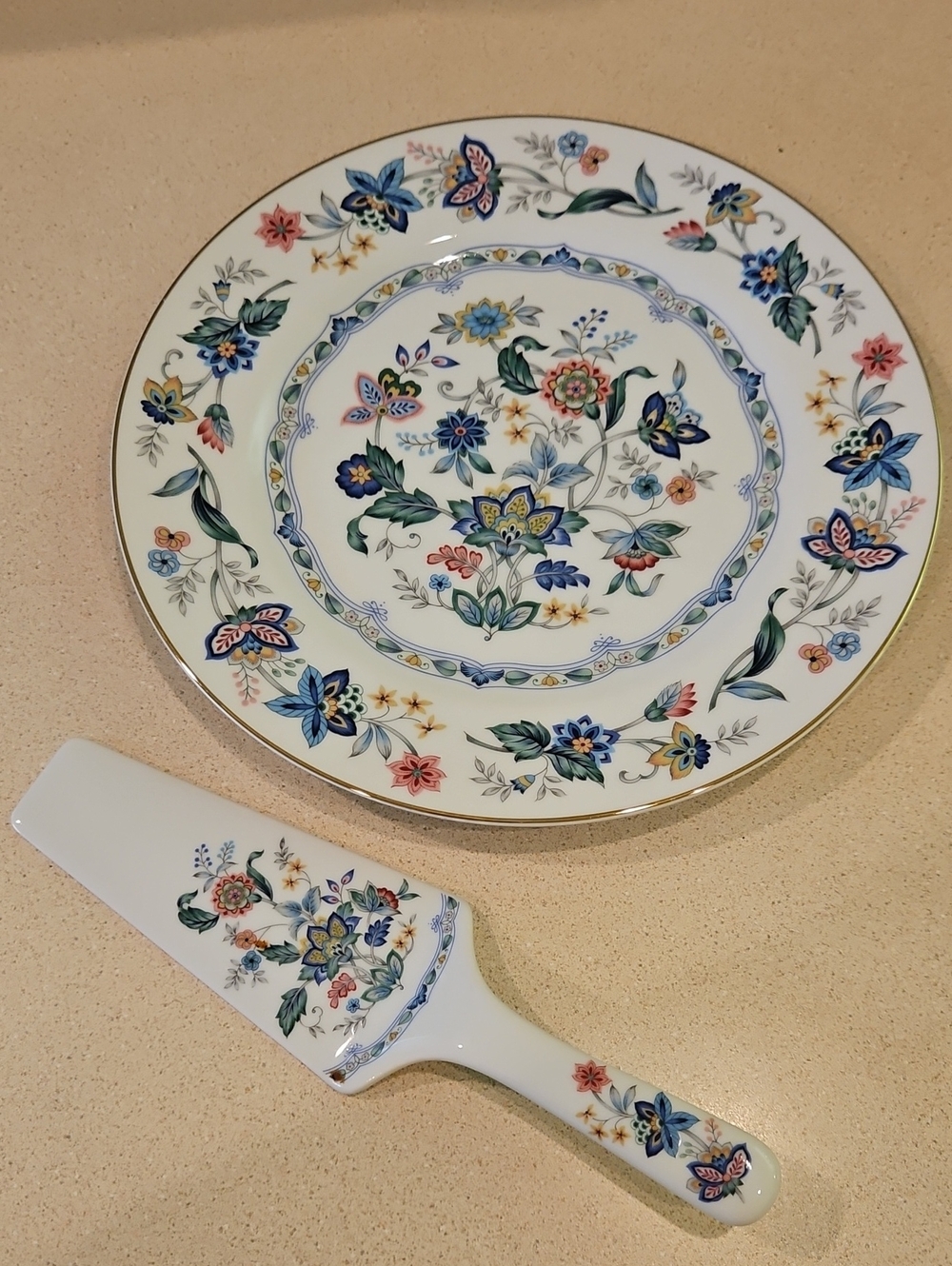 Andrea By Sadek Porcelain Cake Plate and Server